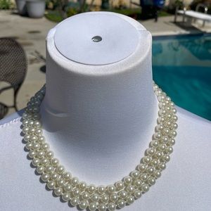 3 string faux pearl beaded necklace chocker, adjustable length with close